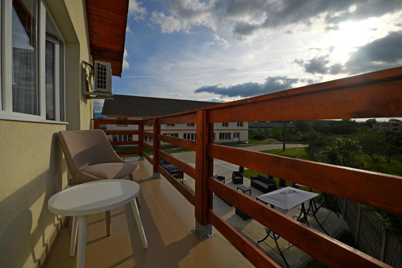 Pensiunea HERA Hațeg Exterior foto