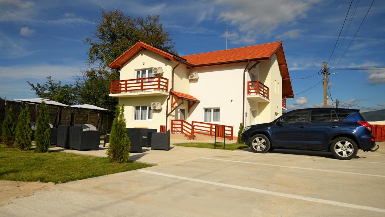 Pensiunea HERA Hațeg Exterior foto